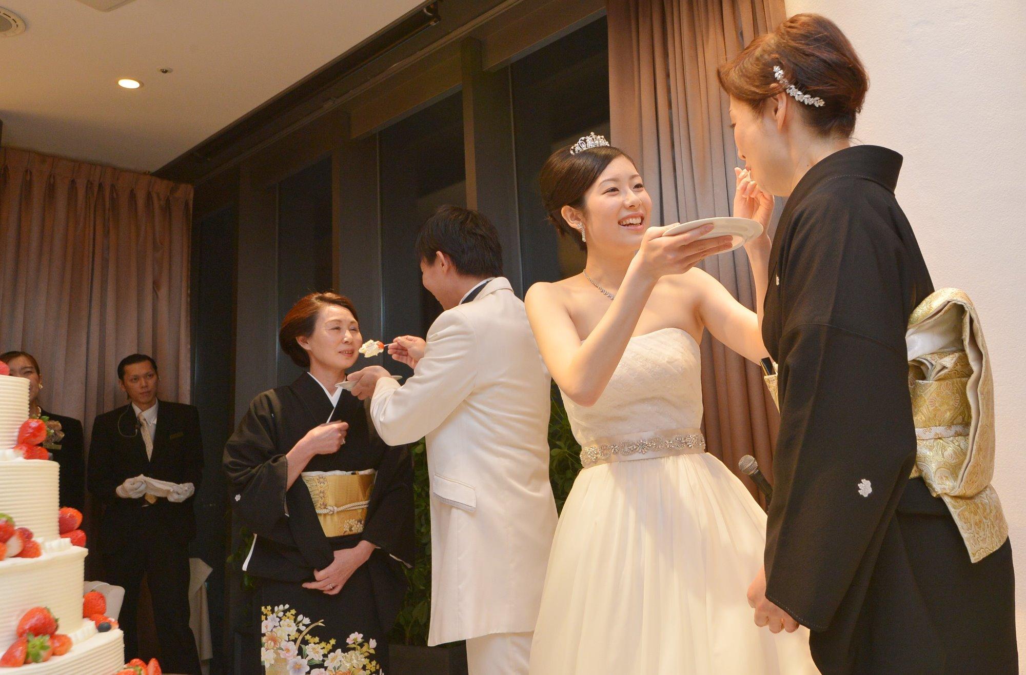 仲良し夫婦から楽しい&感動の時間をプレゼント!の披露宴画像