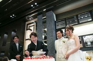 ゲストとパーティをつくる結婚式の披露宴画像