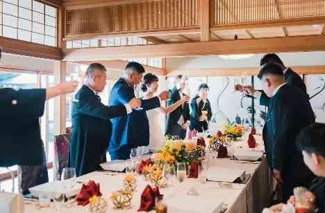 紅葉が色づく中で……(2022.10.23挙式)の披露宴画像