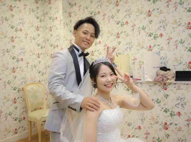 みんな和気あいあい！家族としての絆がより深まった日の挙式実例画像