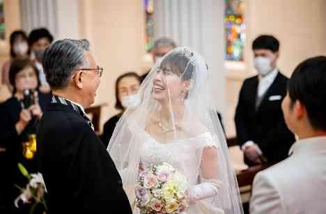 家族の愛を深めた時間を一生の想い出にの挙式画像