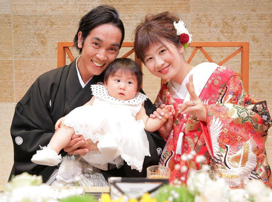 笑顔とおふたりの大好きなひまわりが満開！の挙式実例画像