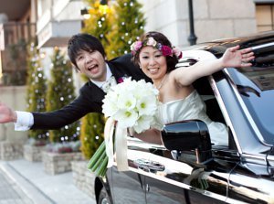 大好きな場所と大好きなスタッフに囲まれての挙式実例画像