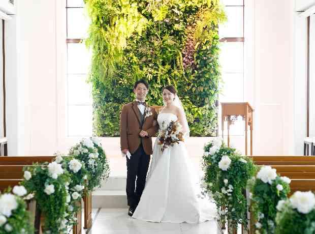 笑顔がたくさん溢れるアットホームな結婚式の挙式実例画像