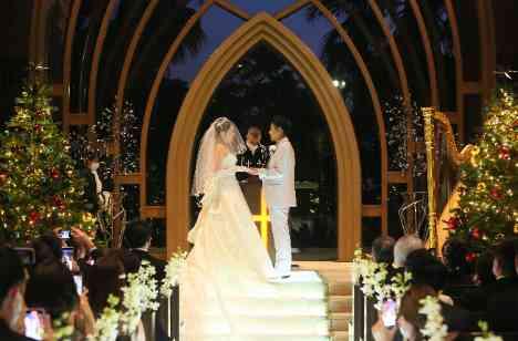 思い出の場所で誓うNight Weddingの挙式画像