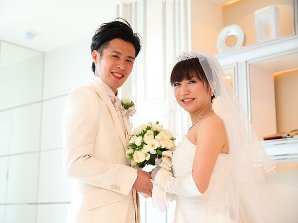 たくさんの祝福、幸せな涙であふれる感動の一日の挙式実例画像