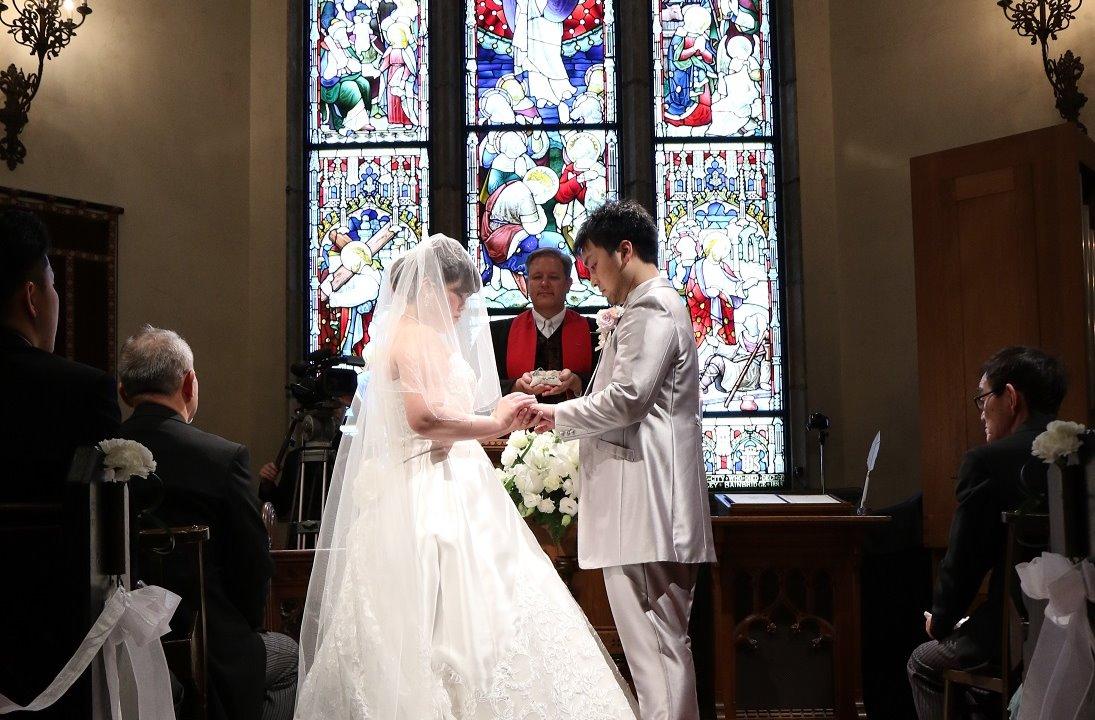 「ありがとう」を伝える温かい結婚式の挙式画像