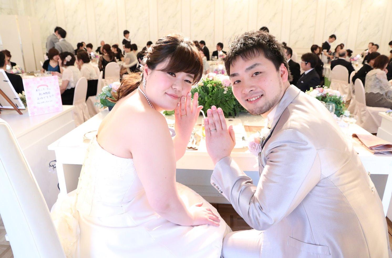 「ありがとう」を伝える温かい結婚式の披露宴画像
