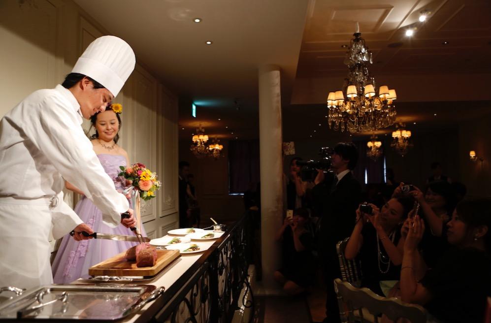 ドレスや飾り付けにこだわったオリジナルウェディングの披露宴画像