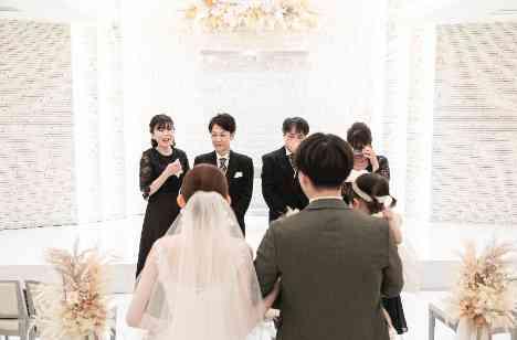 大切なゲストの皆様へ 直接感謝を伝えられた結婚式の挙式画像