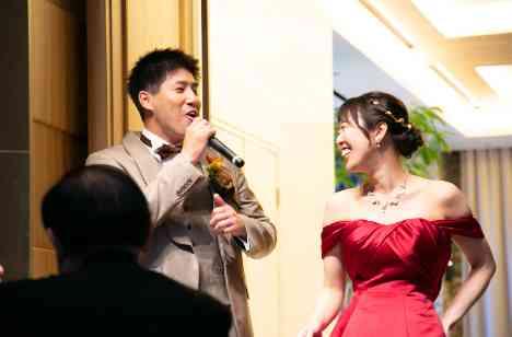 親族・友人の皆様と楽しむWEDDINGの披露宴画像