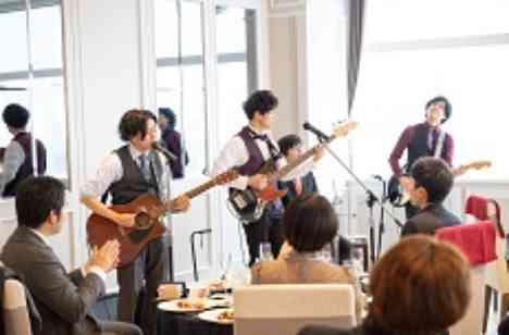 テーマは・・"おふたりの大好きなお酒"の披露宴画像