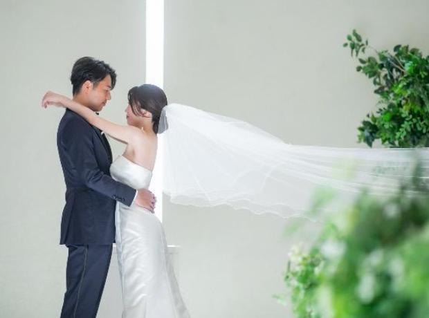 “上質 × お洒落 × 大人”くつろぎウェディングの挙式実例画像