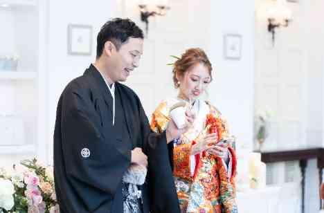 近い距離感でゲストと過ごすアットホームな結婚式の演出画像