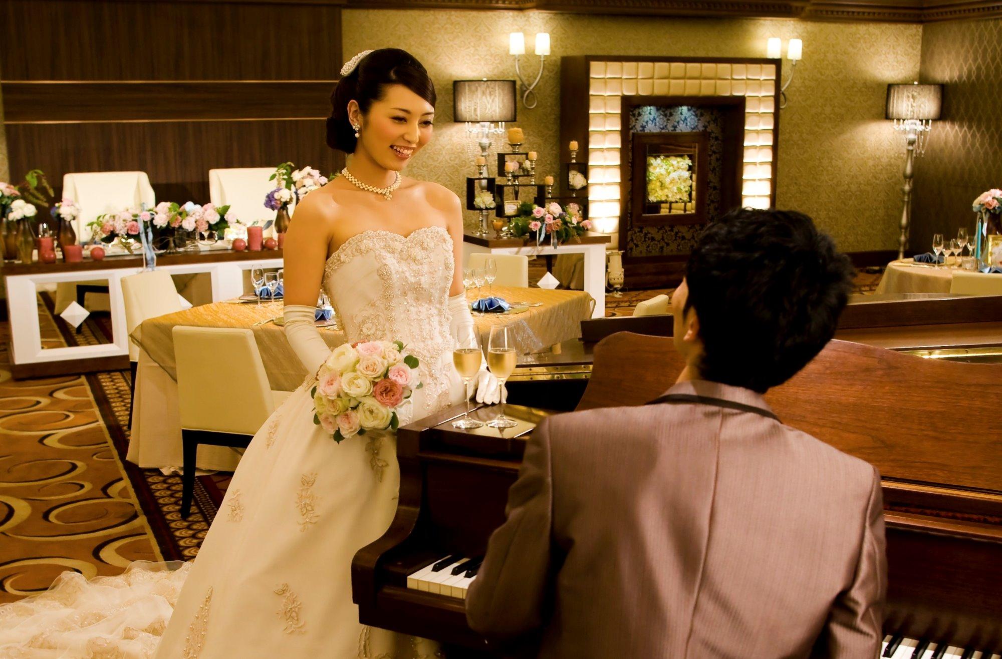 おふたりらしさで彩られた友人ゲスト中心の結婚式の演出画像