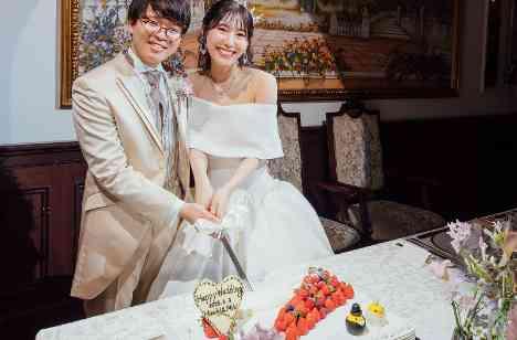 バトンタッチの瞬間は笑顔でこれからも宜しくね！の披露宴画像