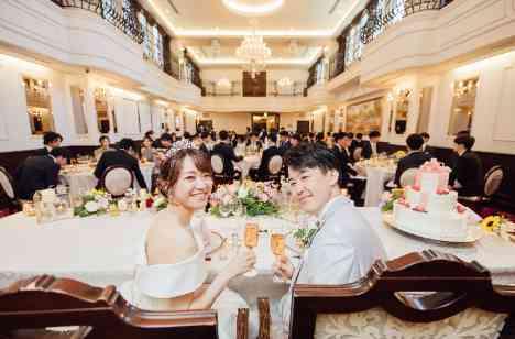 大切なゲストの方々と紡ぐ結婚式で迎える特別な時間の披露宴画像