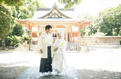 歴史のある建築物でアットホームな親族婚をの挙式画像