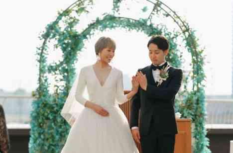 カジュアルにわたしたちらしく、ゲストと愉しむ結婚式の挙式画像