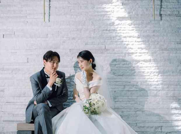トレンド感たっぷりの韓国風weddingの挙式実例画像