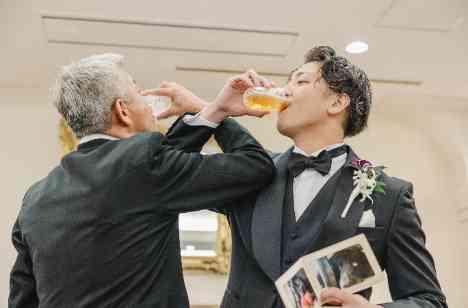 ゲストと楽しむ二人らしい温かな結婚式の披露宴画像