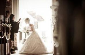 プロポーズされたチャペルでWEDDINGをの挙式画像