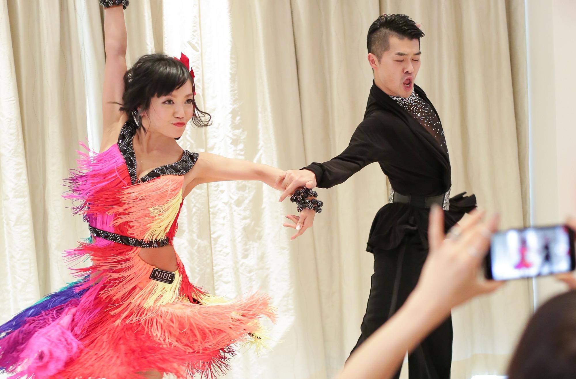 DANCE! DANCE! PARTYの演出画像
