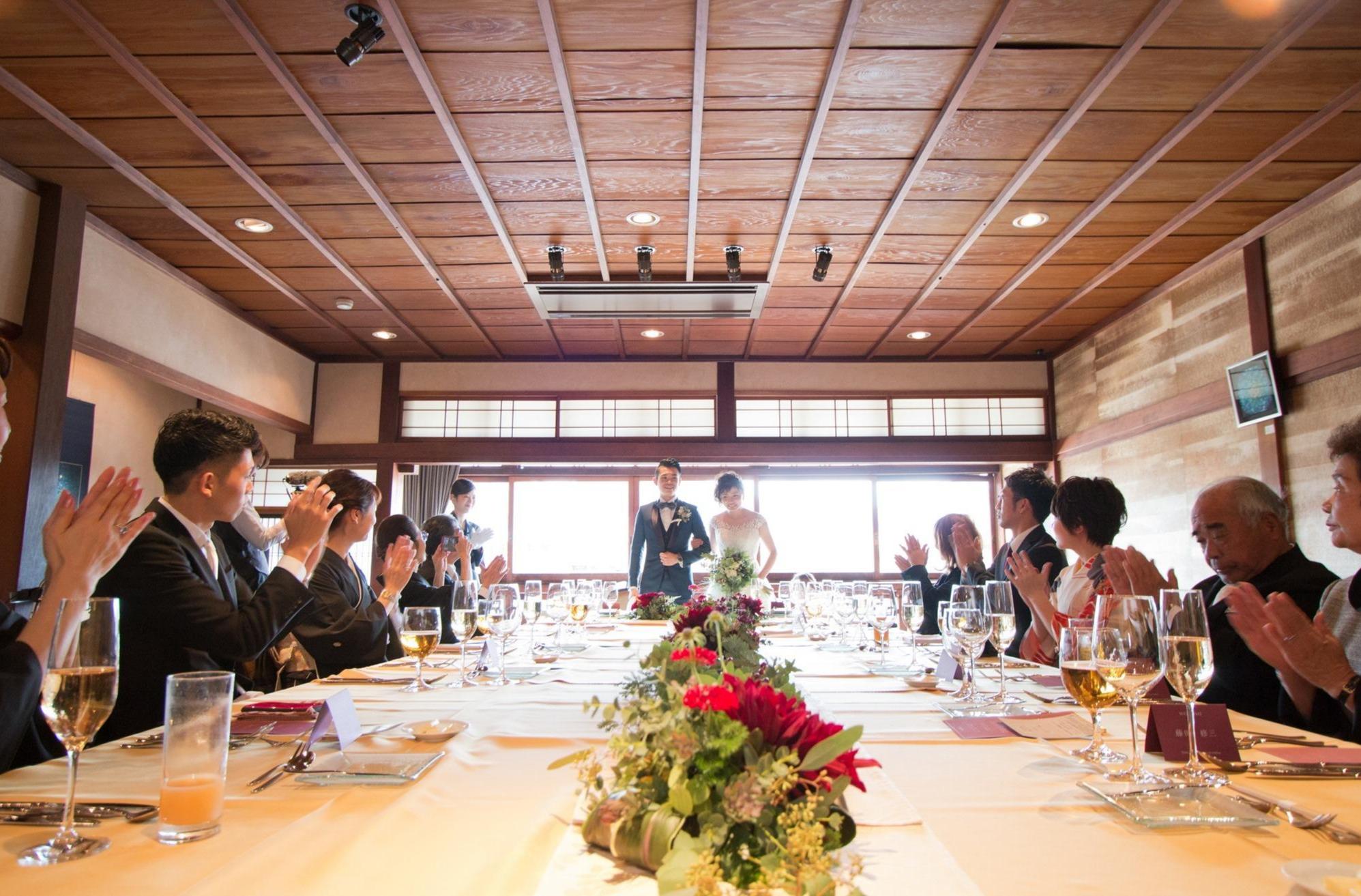 皆が笑顔に!家族の絆を紡ぐアットホーム会食スタイルの演出画像