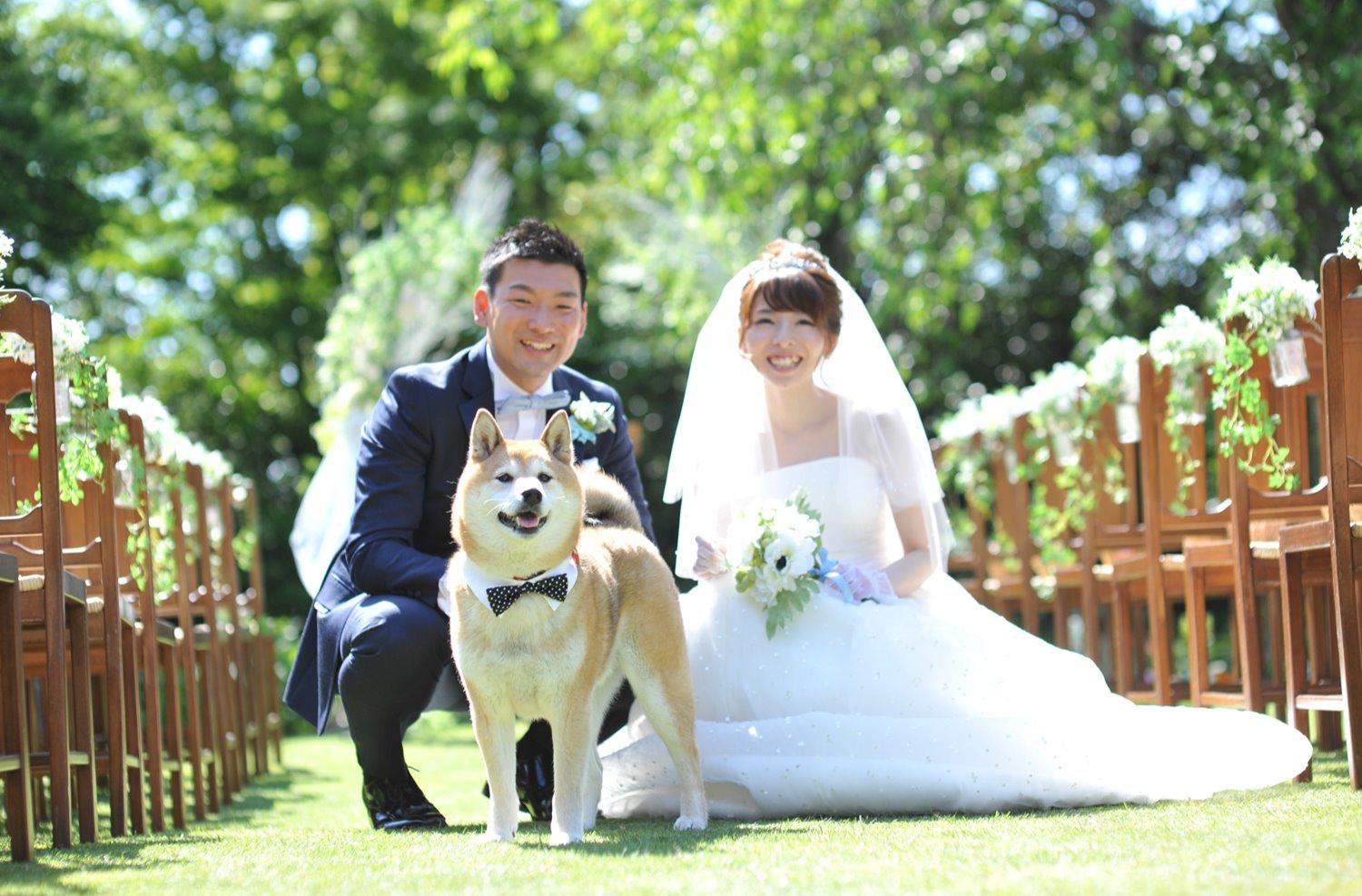 愛犬もゲストも楽しんでくれる“ガーデンパーティ”の挙式画像