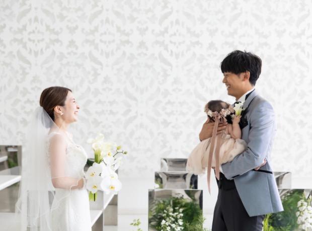 かわいい天使を真ん中に　〜家族になる日〜の挙式実例画像