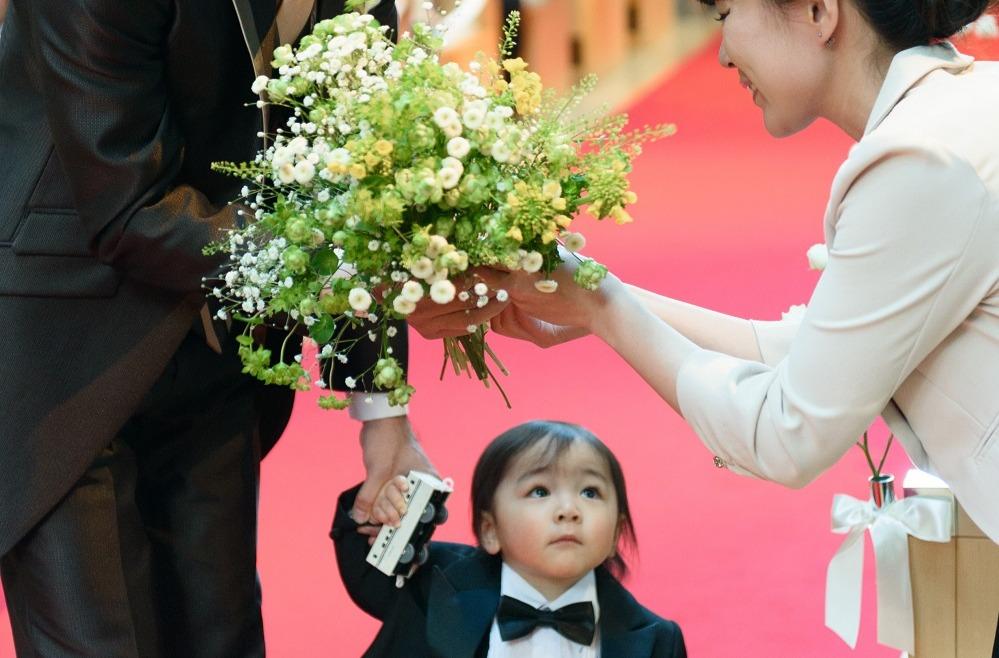 一軒家貸切【2部制】Family Weddingの挙式画像