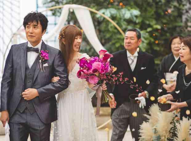 新郎新婦様憧れの海外風ガーデンウエディングの挙式実例画像