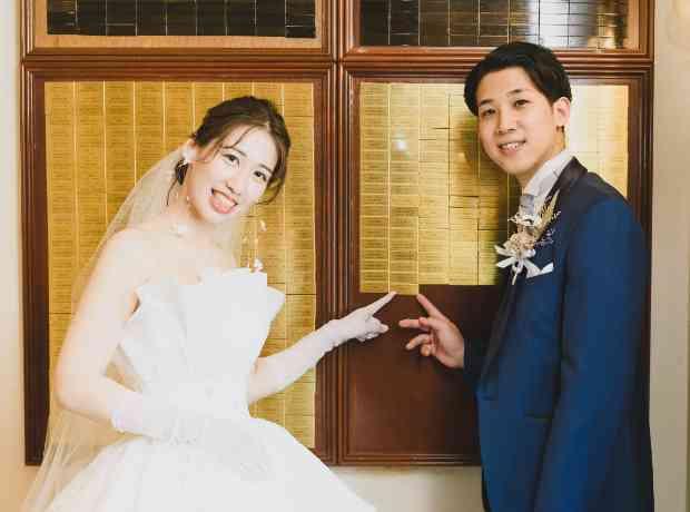 季節のお花をふんだんに感じるウエディングの挙式実例画像
