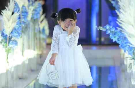 愛する子供とつくるFamilyWeddingの挙式画像