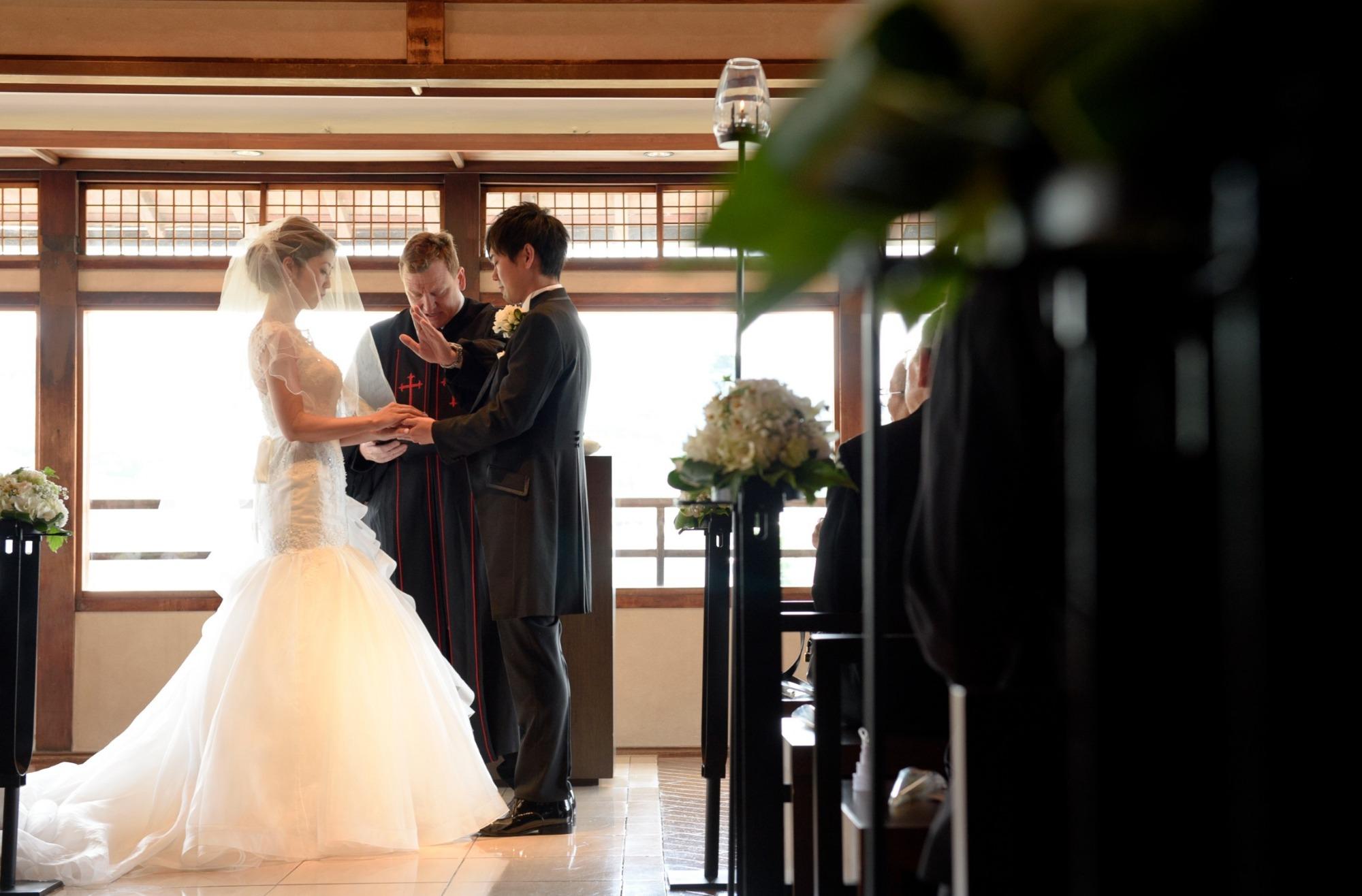 ゲスト参加型で盛り上がった、和モダン薫る結婚式の挙式画像