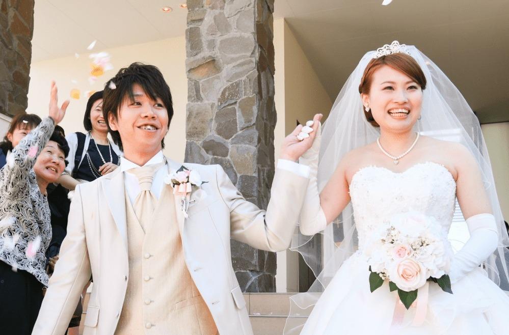 少人数婚で叶えた「やりたい！」を詰めこんだ結婚式の挙式画像