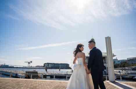 みなとみらいの景色の中でおもてなしweddingの披露宴画像