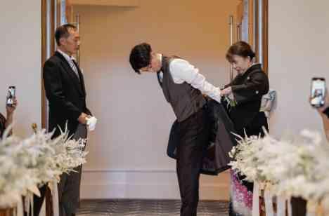 憧れ叶えるおふたりらしいWeddingの挙式画像