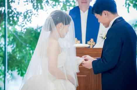ホテル随一のスケールを誇るボールルームで叶う結婚式の挙式画像