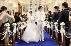 マタニティでも安心のアットホームパーティの挙式画像