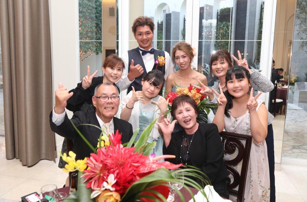 Resort感溢れるガーデンPartyの披露宴画像