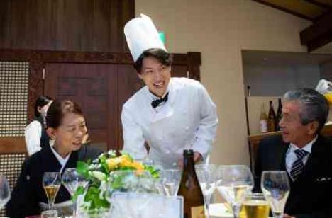 お二人らしさと楽しい!が溢れるWeddingの挙式画像