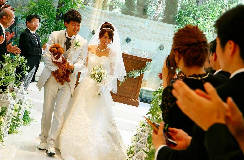 ゲストとの時間を大切にした感謝を伝える結婚式の挙式画像