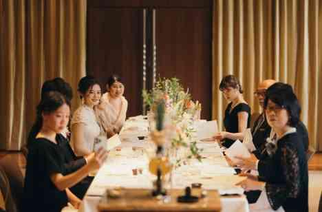 感謝の気持ちを伝えたアットホームweddingの挙式画像