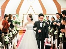 緑に包まれたあたたかいアットホームウエディング♪の挙式実例画像
