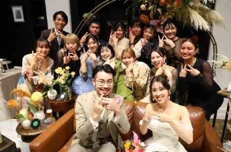 大好きな音楽と友人に囲まれる海外パーティの準備・打ち合わせ画像