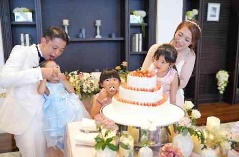 家族5人で叶える大切な仲間に見守られる結婚式の披露宴画像