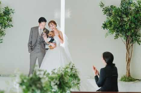 逆境を越え愛と決意が紡ぐ揺るぎない絆の結婚式の演出画像
