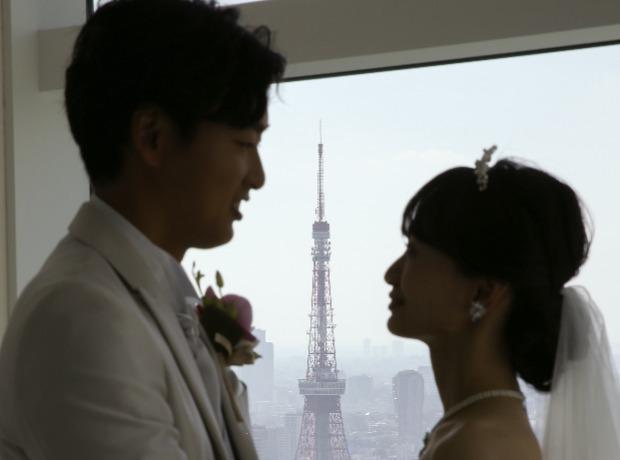 風景が移り変わるトワイライトウェディング♡の挙式実例画像
