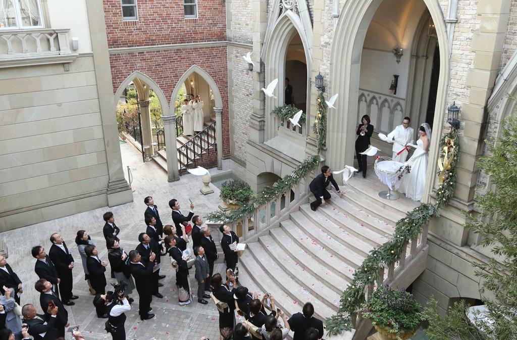 新郎新婦もゲストも楽しいカラフルな結婚式の演出画像